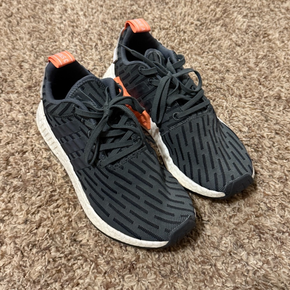 Adidas NMD R2